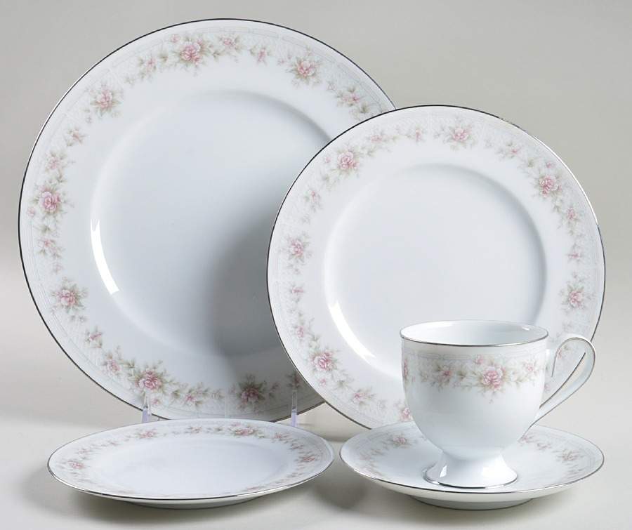 Thornton 5 Piece Place Setting by Noritake-1