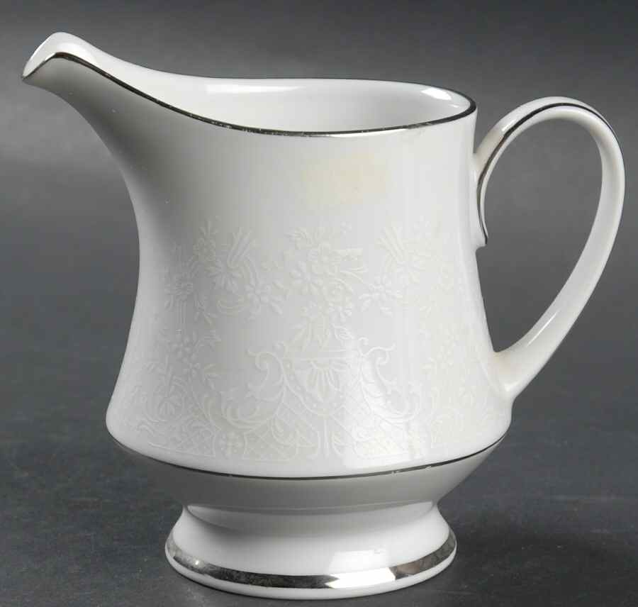 Thule (2020, 3082, P572) Creamer by Noritake-1