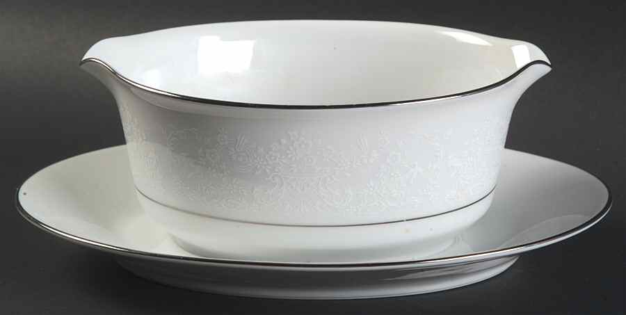 Thule (2020, 3082, P572) Gravy Boat with Attached Underplate by Noritake-1