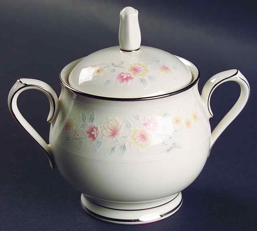 Tracery Sugar Bowl & Lid by Noritake-1