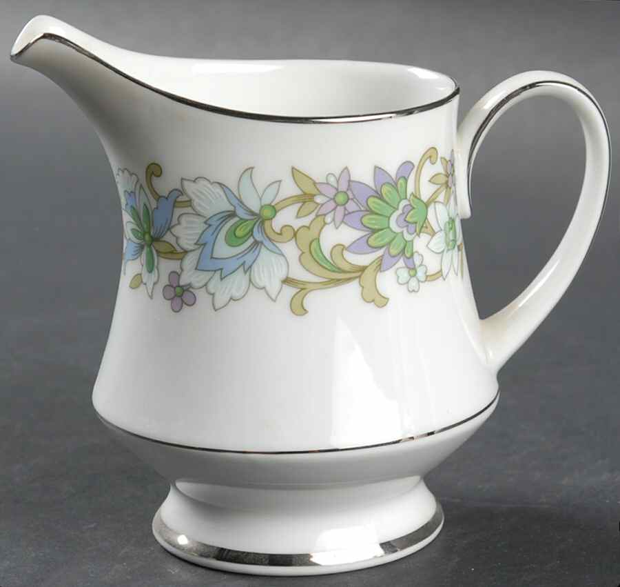 Tradition Creamer by Noritake-1