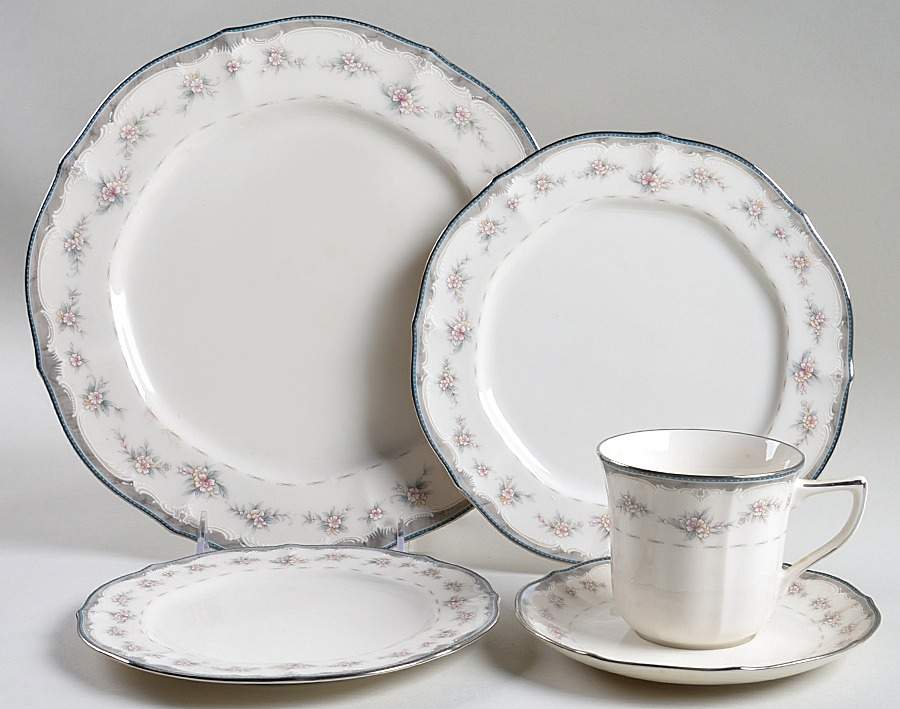 Traviata 5 Piece Place Setting by Noritake-1