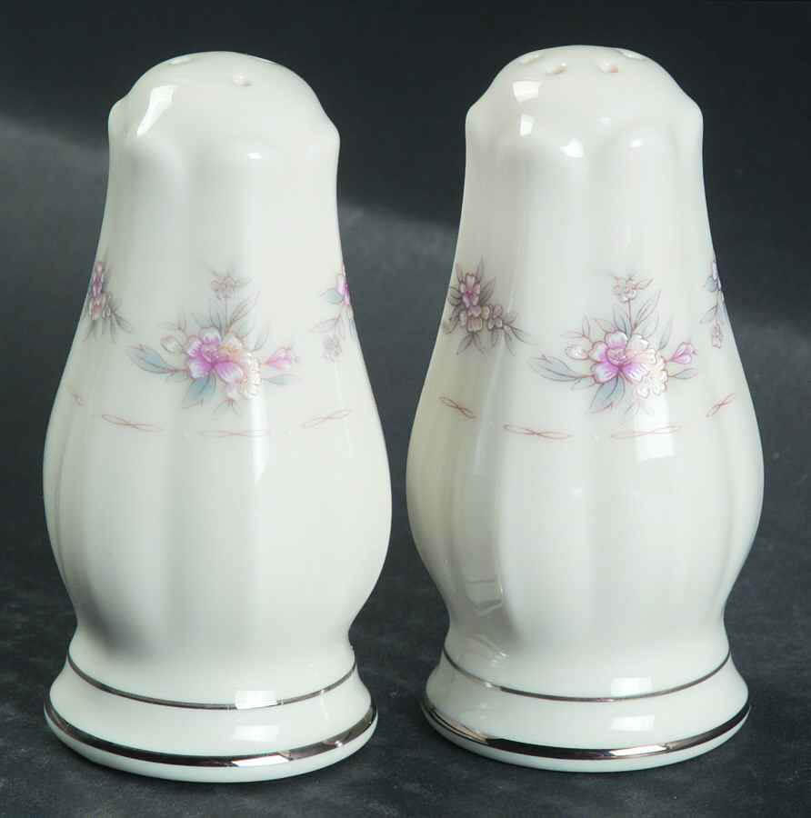 Traviata Salt & Pepper Set by Noritake-1