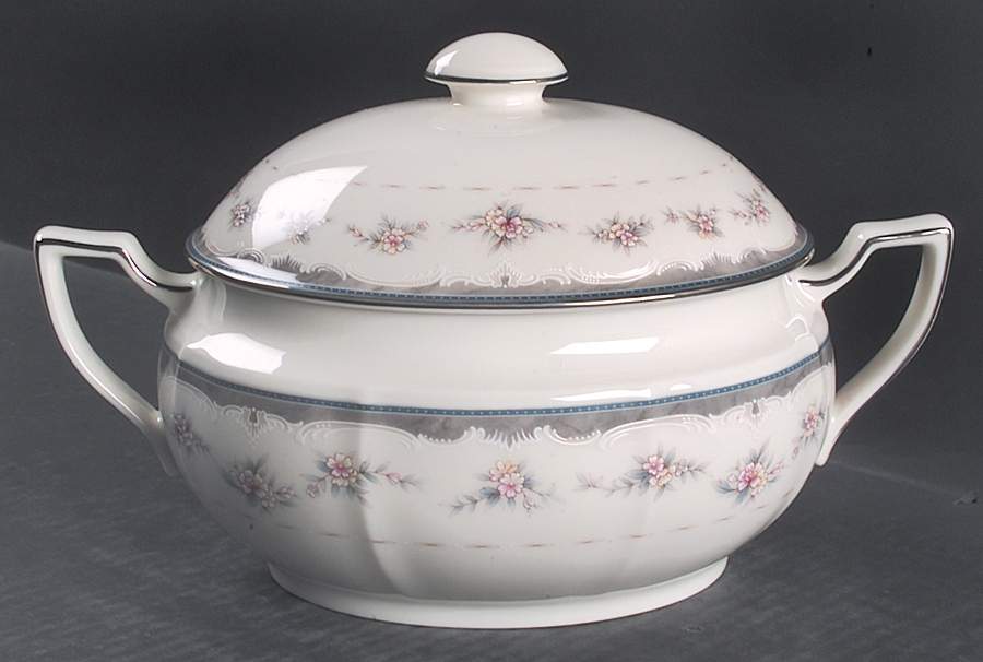 Traviata Oval Covered Vegetable by Noritake-1