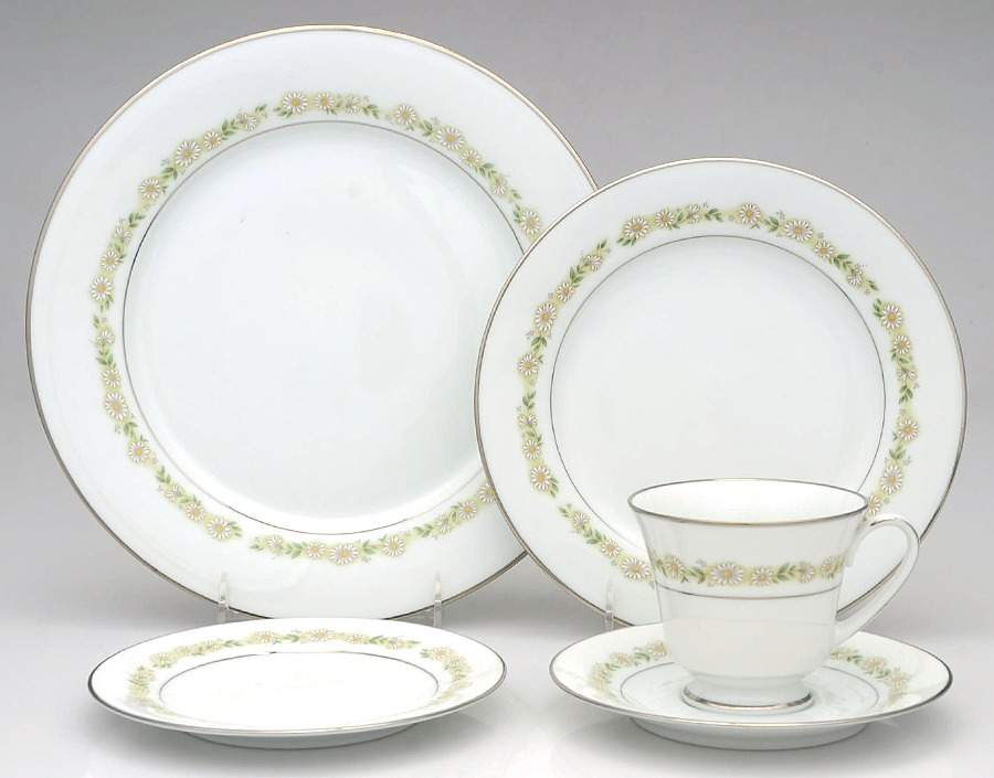 Trilby 40 Piece Estate Set by Noritake-1