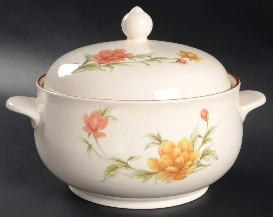 Trinidad 1.25 Qt Round Covered Casserole by Noritake-1