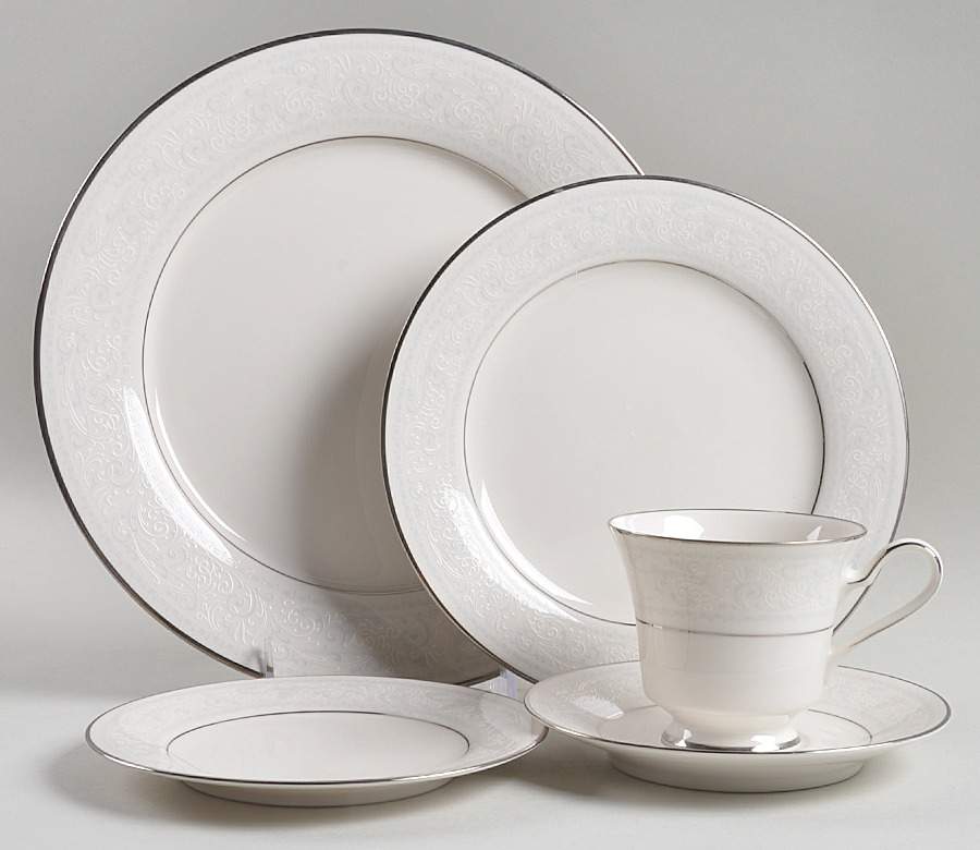 Trudy 5 Piece Place Setting by Noritake-1
