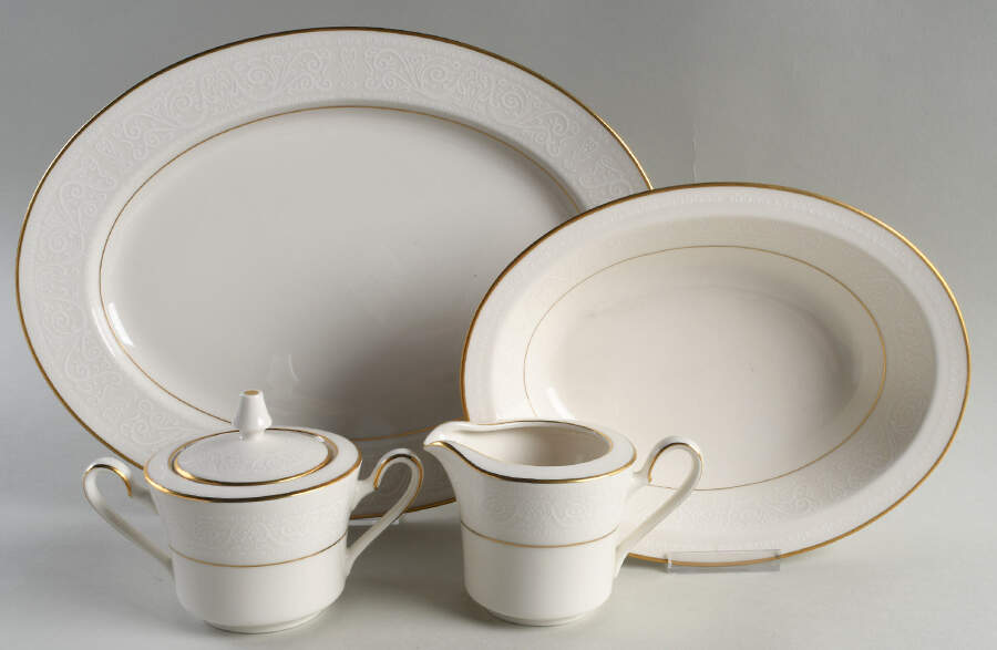 Tulane 5 Piece Hostess Set by Noritake-1