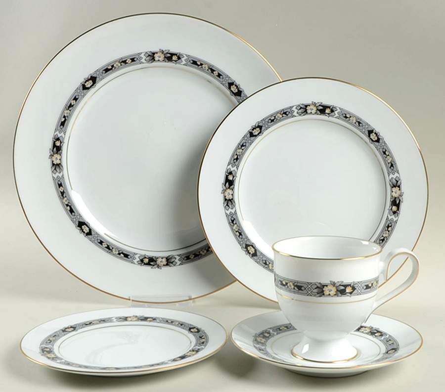 Tullamore 5 Piece Place Setting by Noritake-1