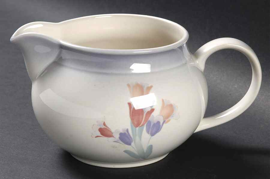 Tulip Magic Gravy Boat by Noritake-1