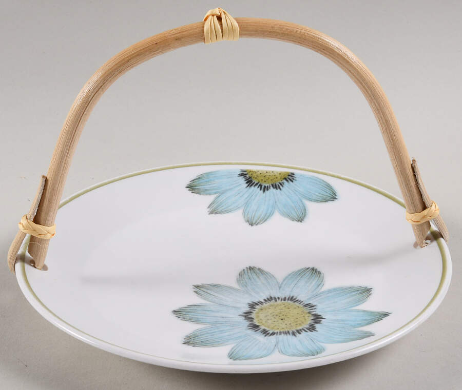 Up-Sa Daisy 5 3/8"-5 5/8" Bamboo Handled Serving Plate  HC by Noritake-1