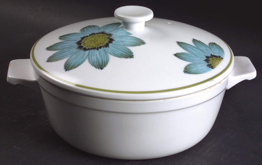 Up-Sa Daisy 1.75 Qt Round Covered Casserole by Noritake-1