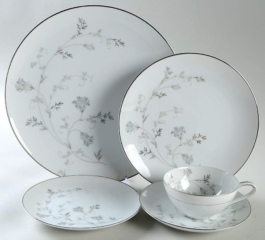 Valerie 5 Piece Place Setting by Noritake-1