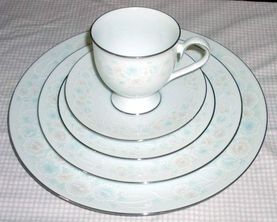 Valencia Footed Cup & Saucer Set by Noritake-1