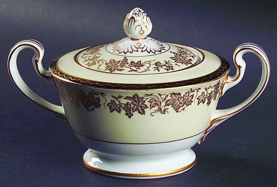 Valencia Sugar Bowl & Lid by Noritake-1
