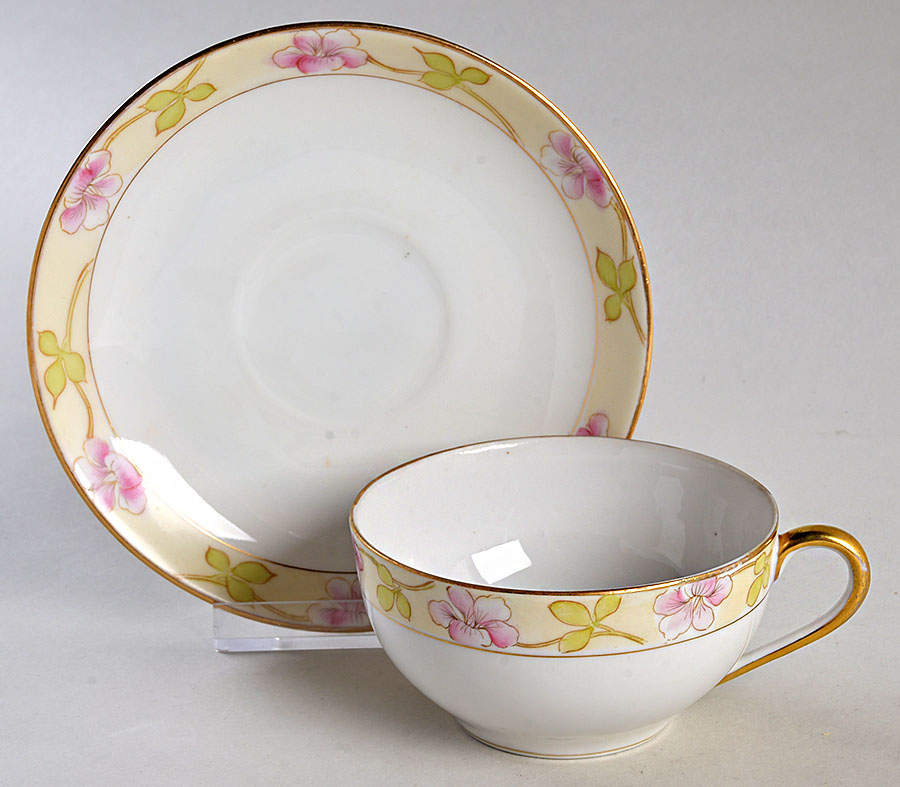 Valencia (Smooth Edge) Flat Cup & Saucer Set by Noritake-1