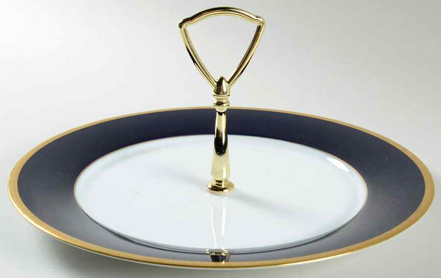 Valhalla Round Serving Plate with Handle (DP) by Noritake-1