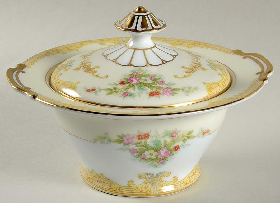Vendome (2 3 4" Design Border) Sugar Bowl & Lid by Noritake-1