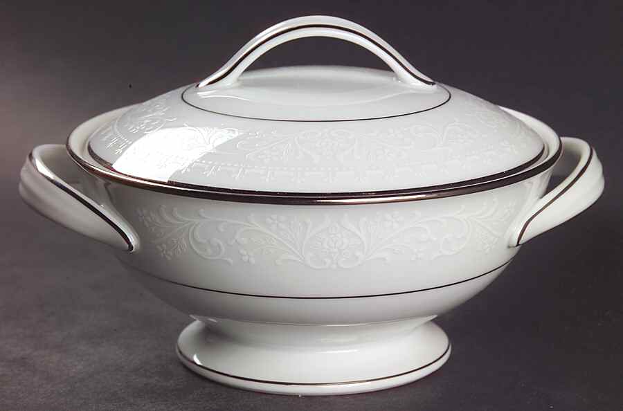 Versailles Sugar Bowl & Lid by Noritake-1