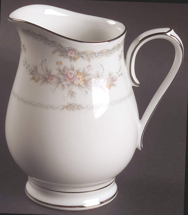 Veranda Creamer by Noritake-1