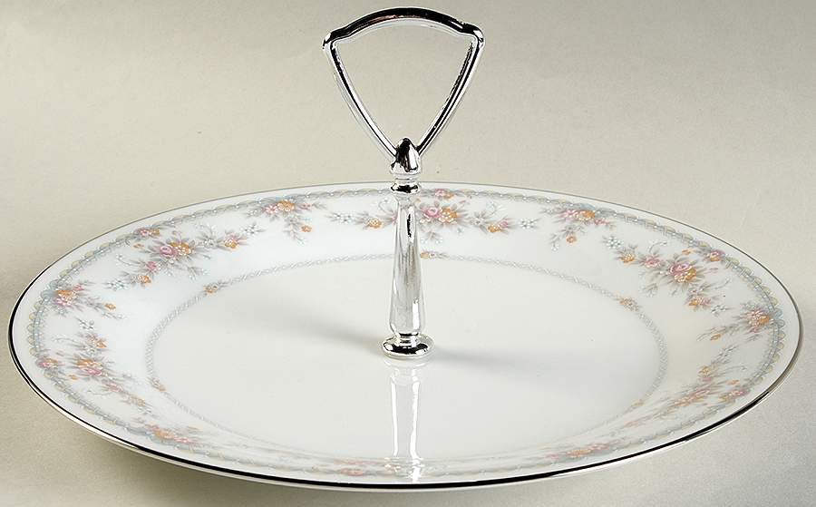 Veranda Round Serving Plate with Handle (DP) by Noritake-1