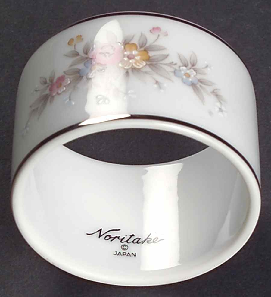 Veranda Napkin Ring by Noritake-1