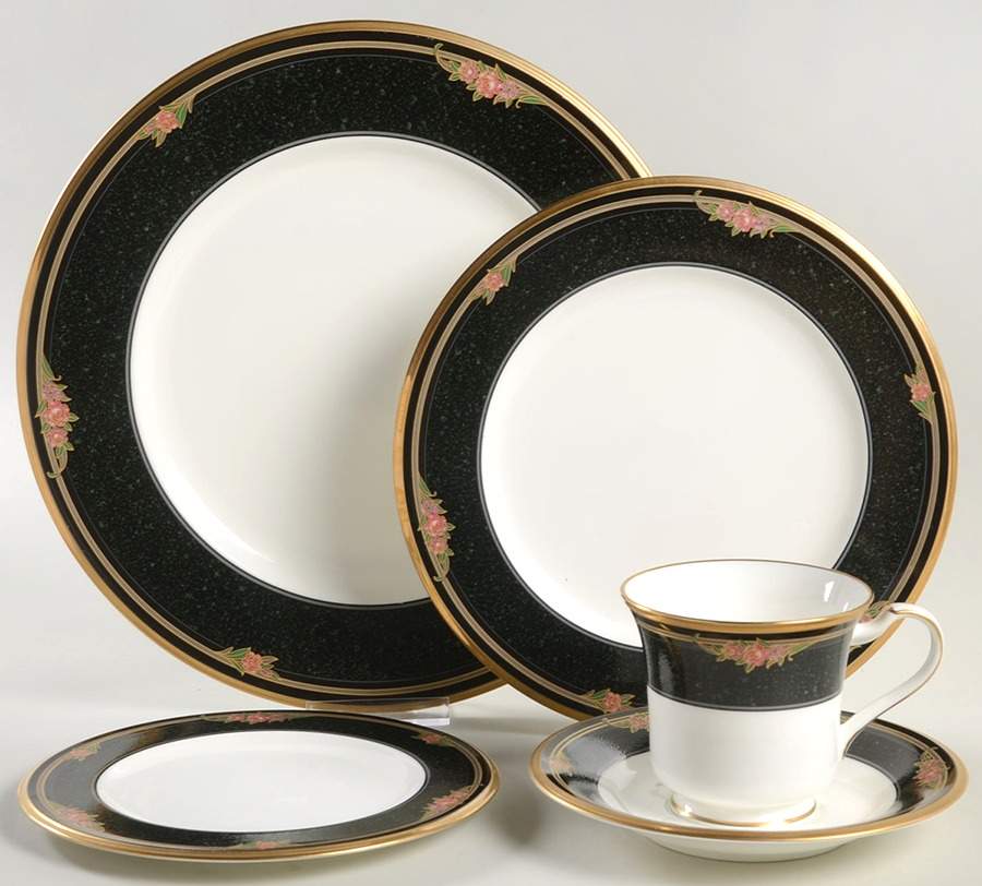 Venetian Rose 40 Piece Estate Set by Noritake-1