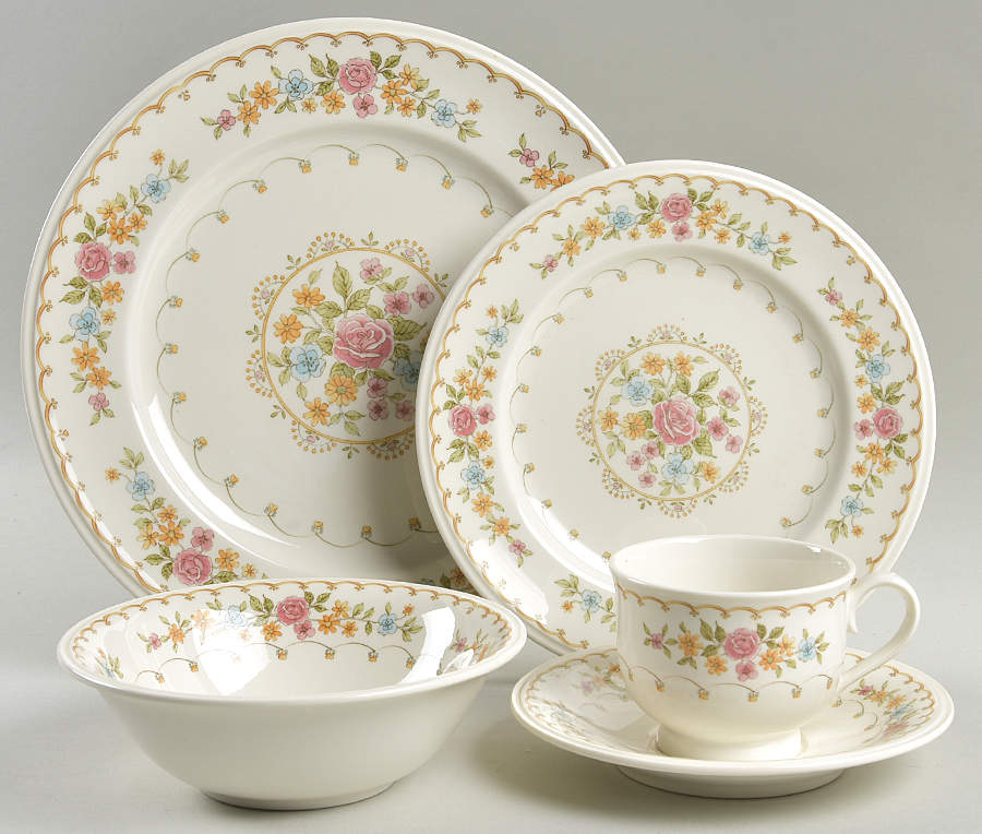 Verse 5 Piece Place Setting by Noritake-1