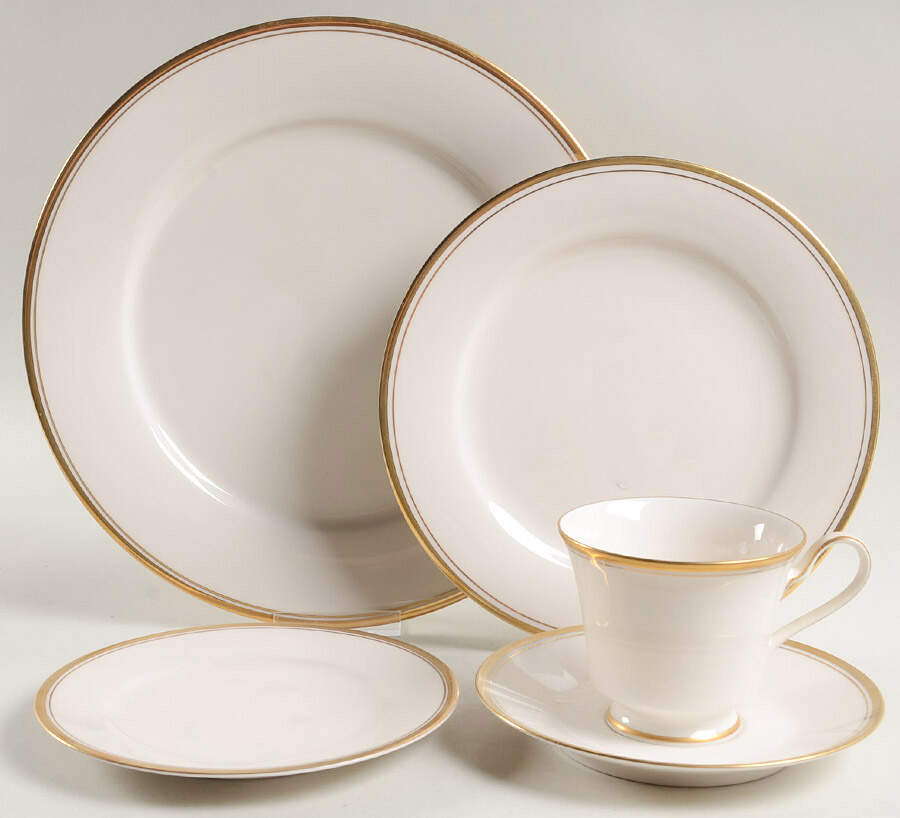 Viceroy 40 Piece Estate Set by Noritake-1