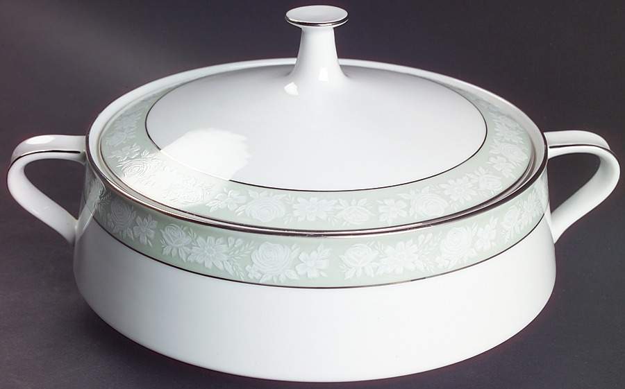 Vienne Round Covered Vegetable by Noritake-1