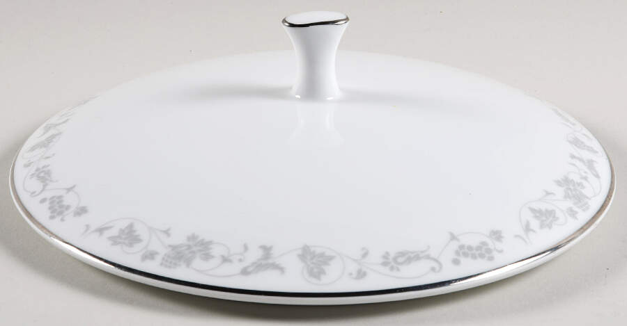 Vivian Lid for Round Vegetable by Noritake-1