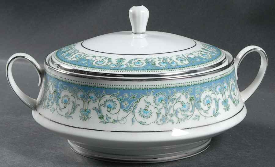 Vivienne Round Covered Vegetable by Noritake-1