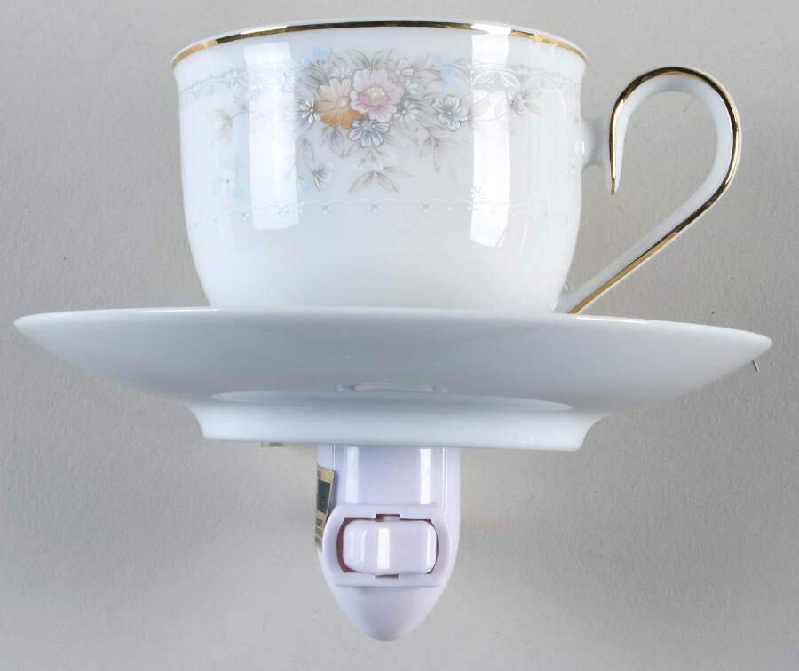 Waynesboro 4 3/8"-4 5/8" Night Light/Cup & Saucer HC by Noritake-1