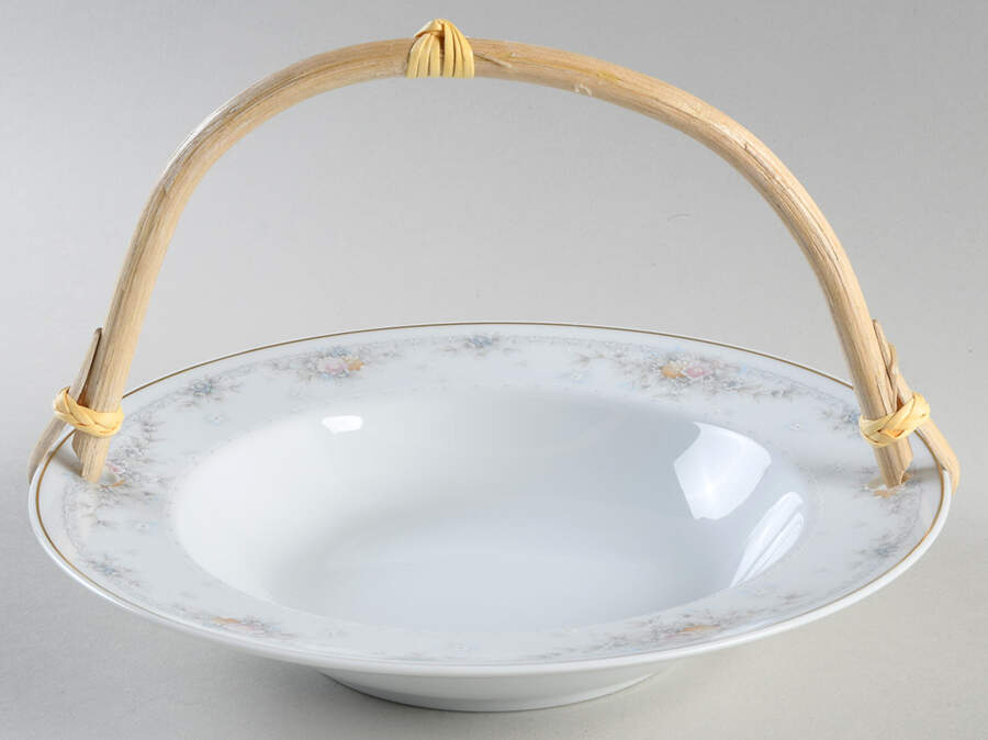 Waynesboro 7''-7 1/4'' Basket W/Bamboo Handle HC by Noritake-1
