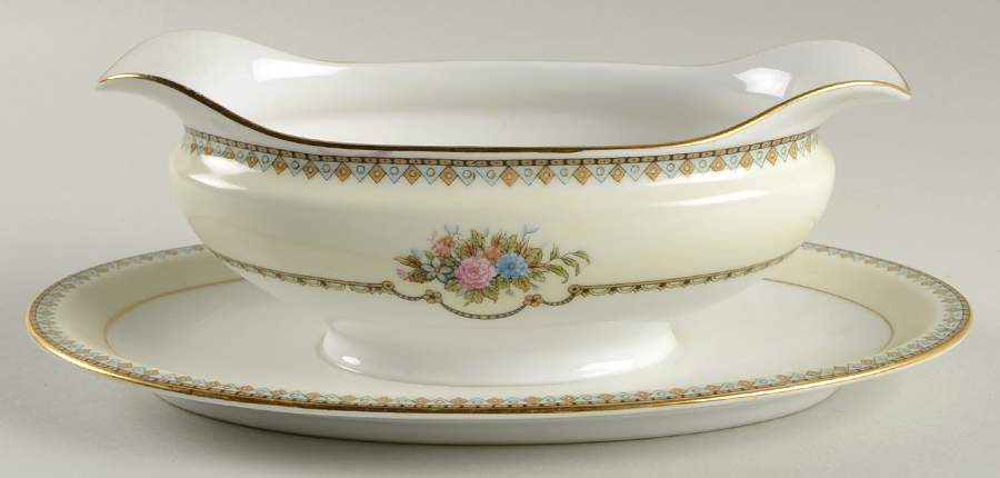Wellsdale Gravy Boat with Attached Underplate by Noritake-1