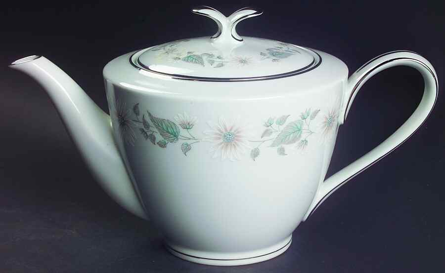 Wellesley Teapot & Lid by Noritake-1