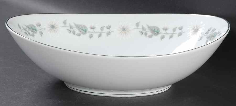 Wellesley 10" Oval Vegetable Bowl by Noritake-1