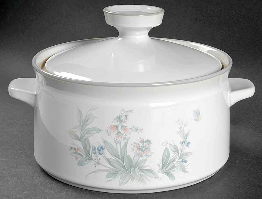 Welcome Spring 1.25 Qt Round Covered Casserole by Noritake-1