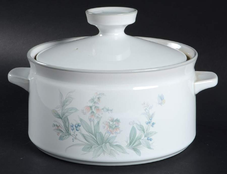 Welcome Spring 2.25 Qt Round Covered Casserole by Noritake-1