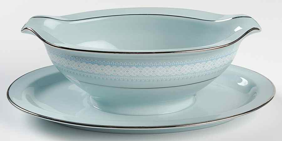 Wedding Veil Gravy Boat with Attached Underplate by Noritake-1
