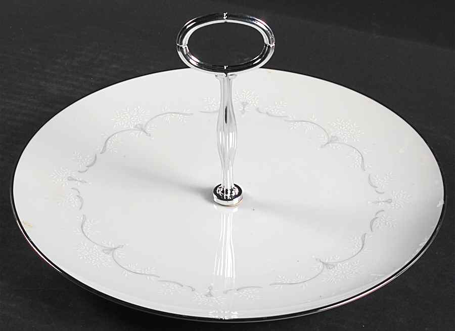 Whitebrook Round Serving Plate with Center Handle (Dp) Hc by Noritake-1