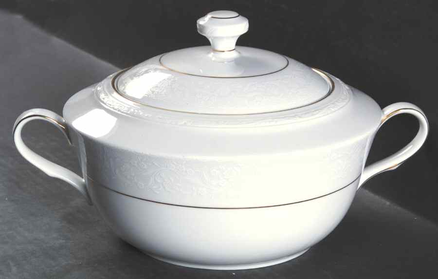 Whitecliff Round Covered Vegetable by Noritake-1