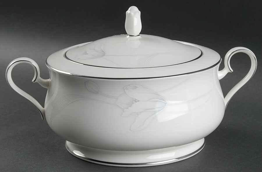 Wind Blossom Round Covered Vegetable by Noritake-1