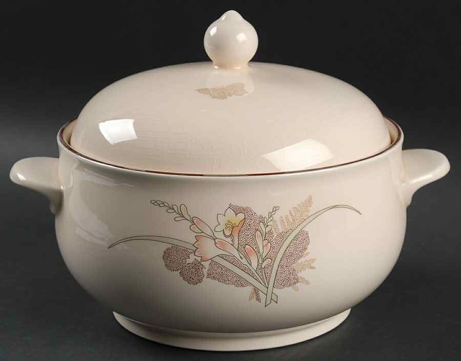 Wicklow 1.25 Qt Round Covered Casserole by Noritake-1