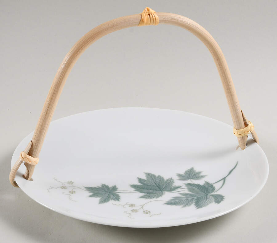 Wild Ivy 5 3/8"-5 5/8" Bamboo Handled Serving Plate  HC by Noritake-1