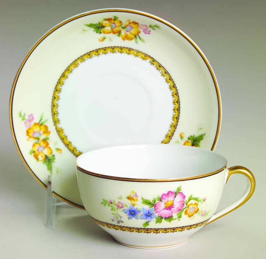Wildfleur Flat Cup & Saucer Set by Noritake-1