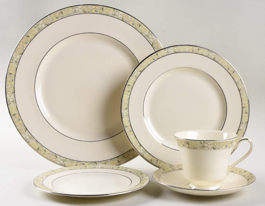 Wimbledon 5 Piece Place Setting by Noritake-1