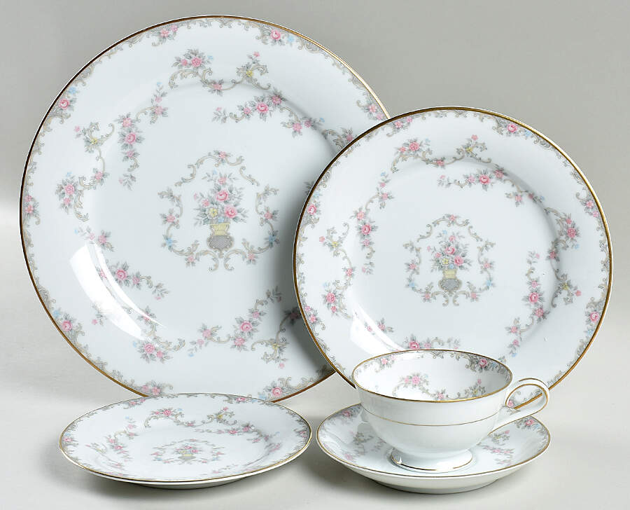 Windsor 40 Piece Estate Set by Noritake-1