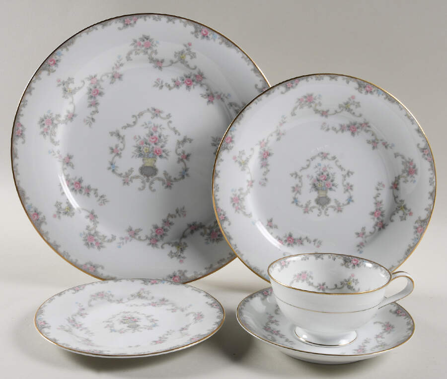 Windsor 5 Piece Place Setting by Noritake-1