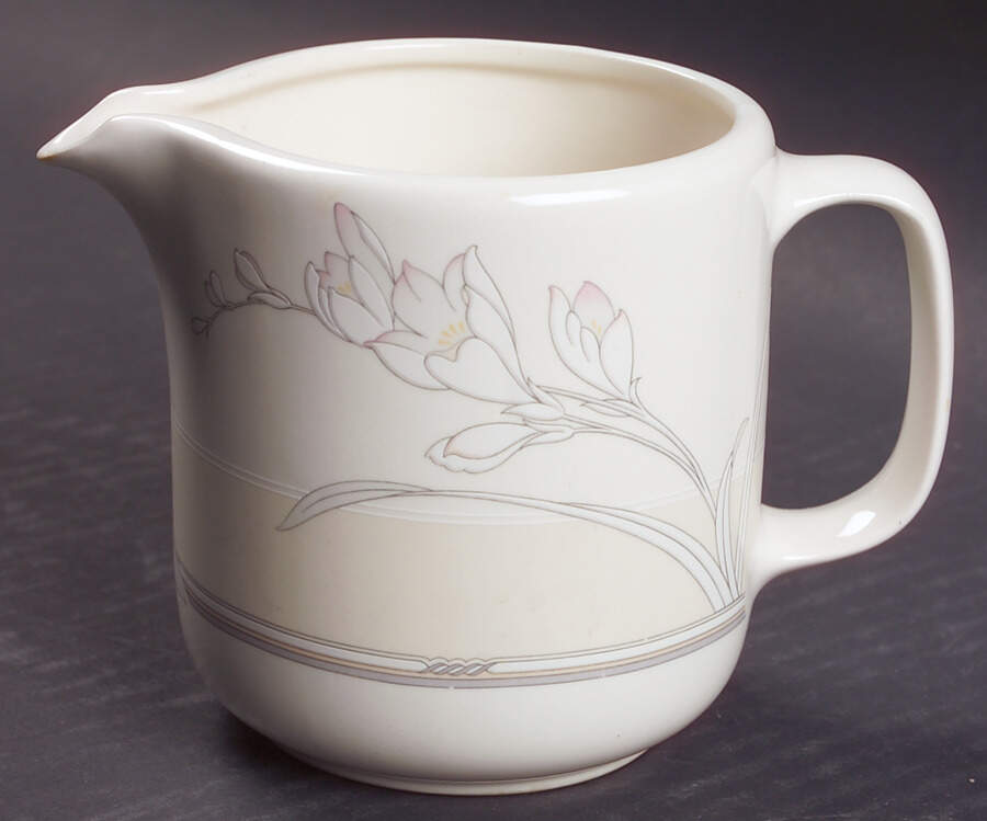Winter Park Large Gravy Boat/Pitcher by Noritake-1